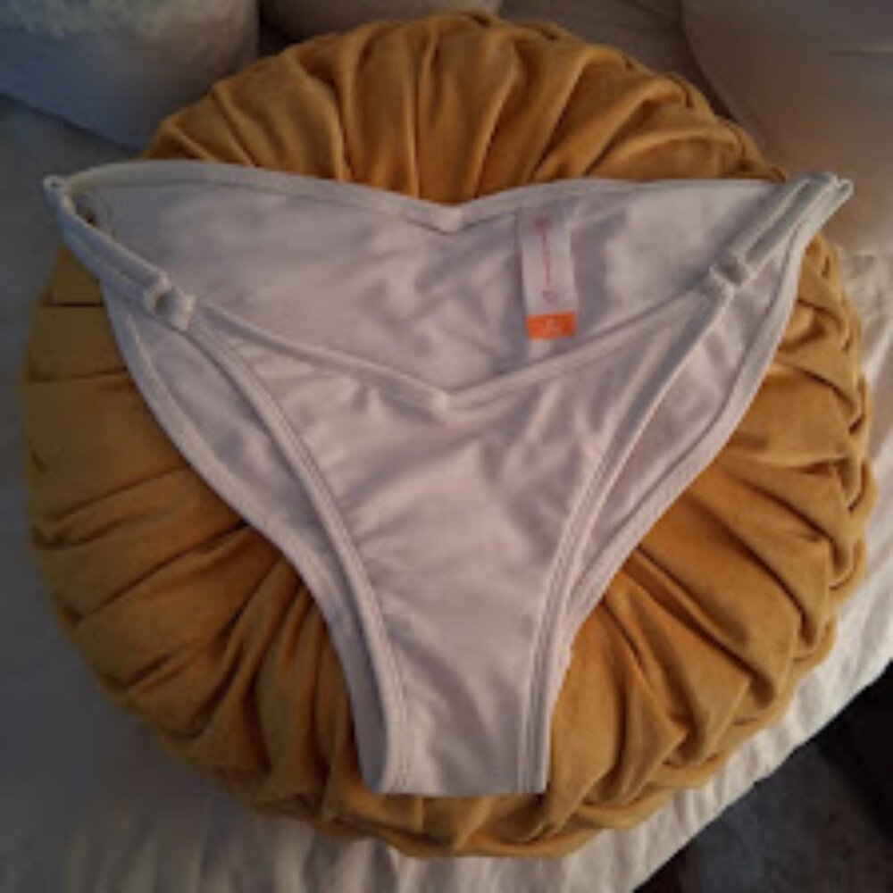 No Boundaries Bikini Bottom Size: M